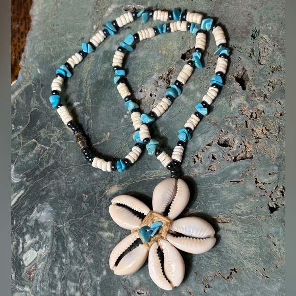 Flower Shell Turquoise Chunk Beaded 
Handmade Silver Necklace - Picture 1 of 2